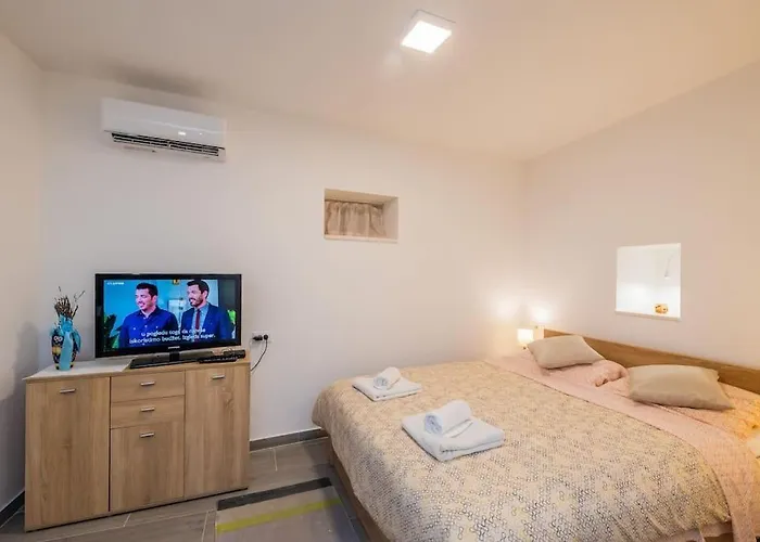 Bozena\'S Studio Apartment